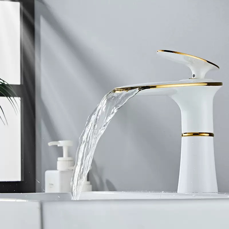 Robinet de lavabo cascade blan - Home Hardware Bathroom Faucets avis et prix